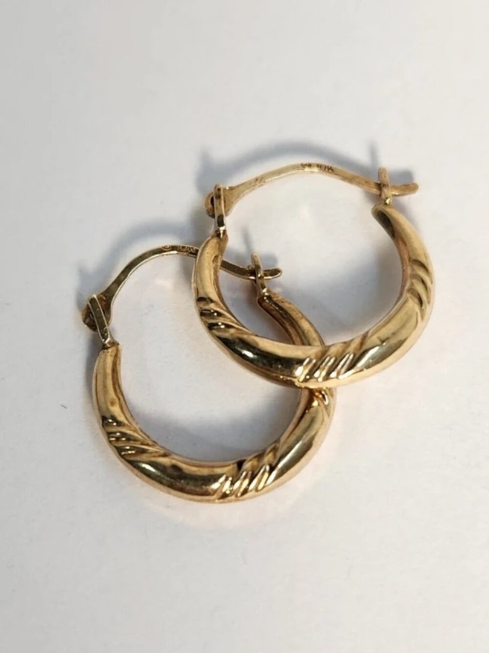 Vintage 90s 10K Yellow Gold Textured Twist Hoop Earrings 17mm Signed